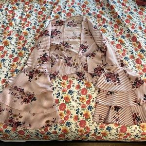 Long flown sleeved floral print shirt